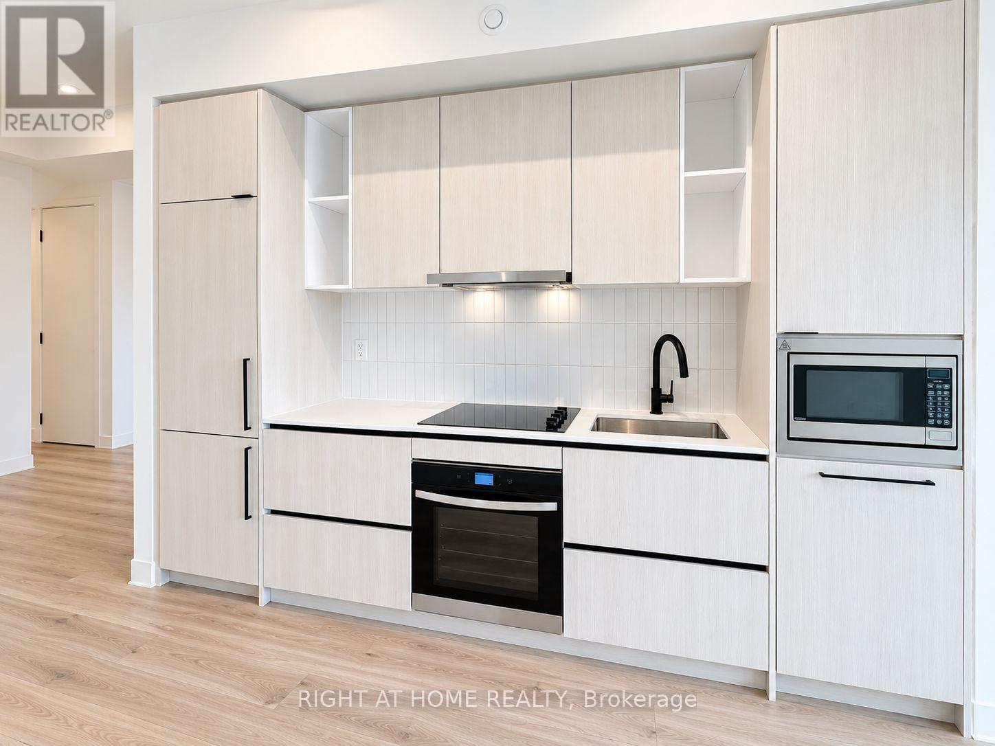 1285 Dupont Street — photo 12