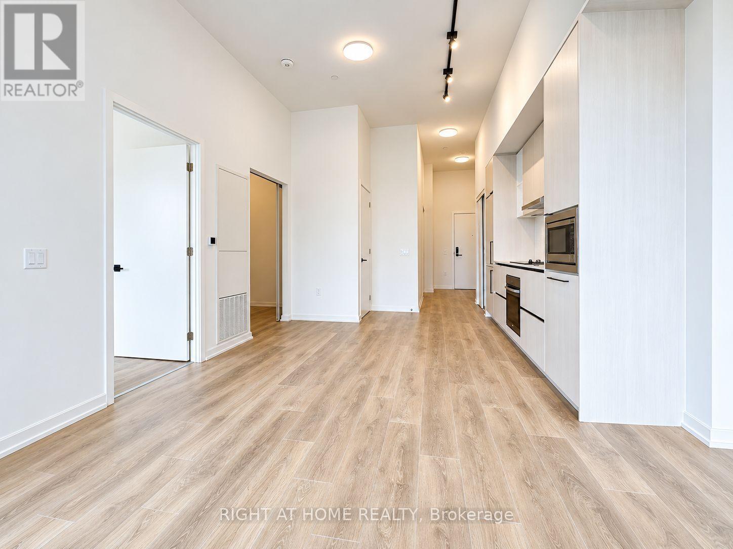 1285 Dupont Street — photo 16