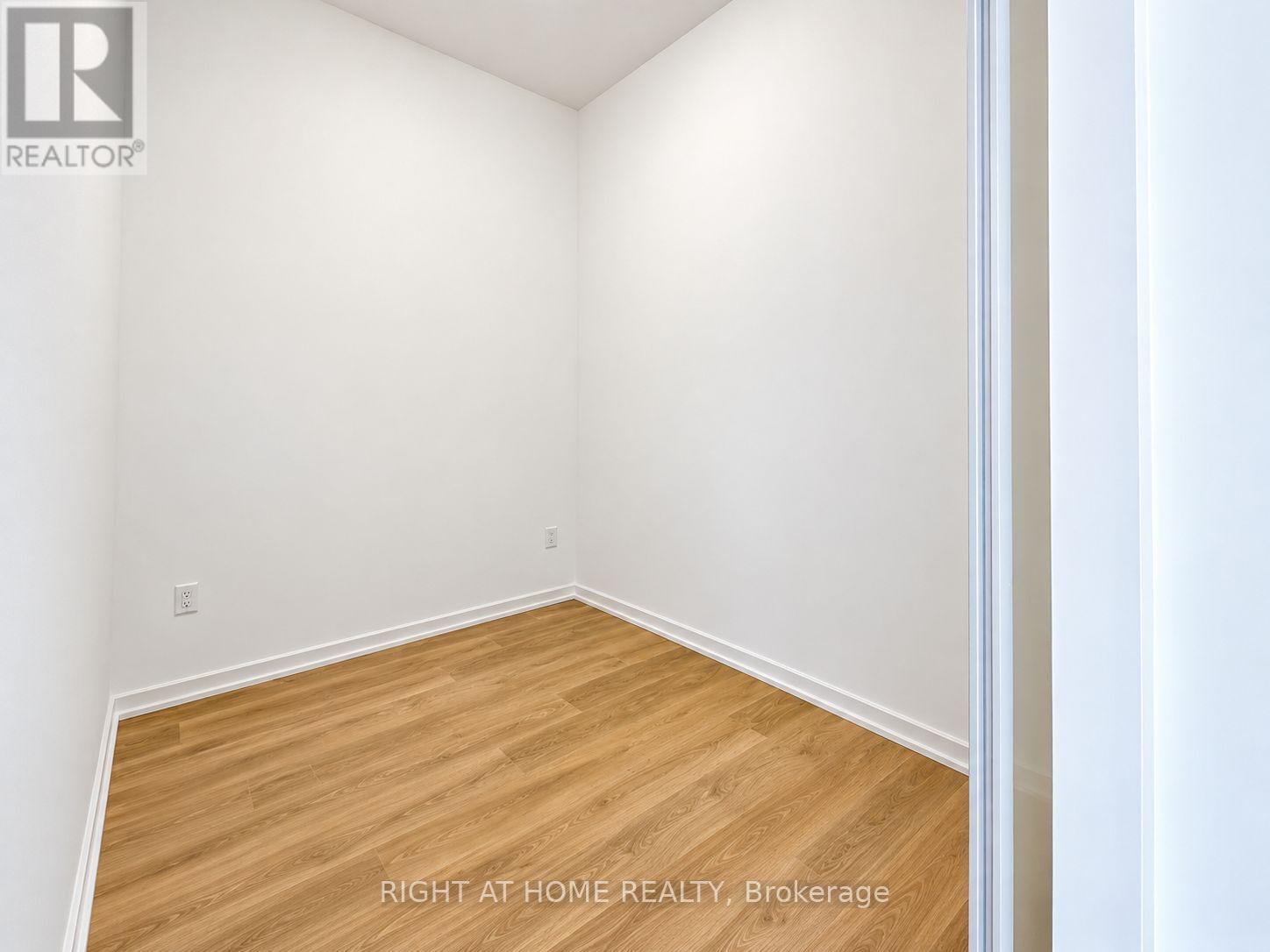 #302 1285 DUPONT STREET - 20