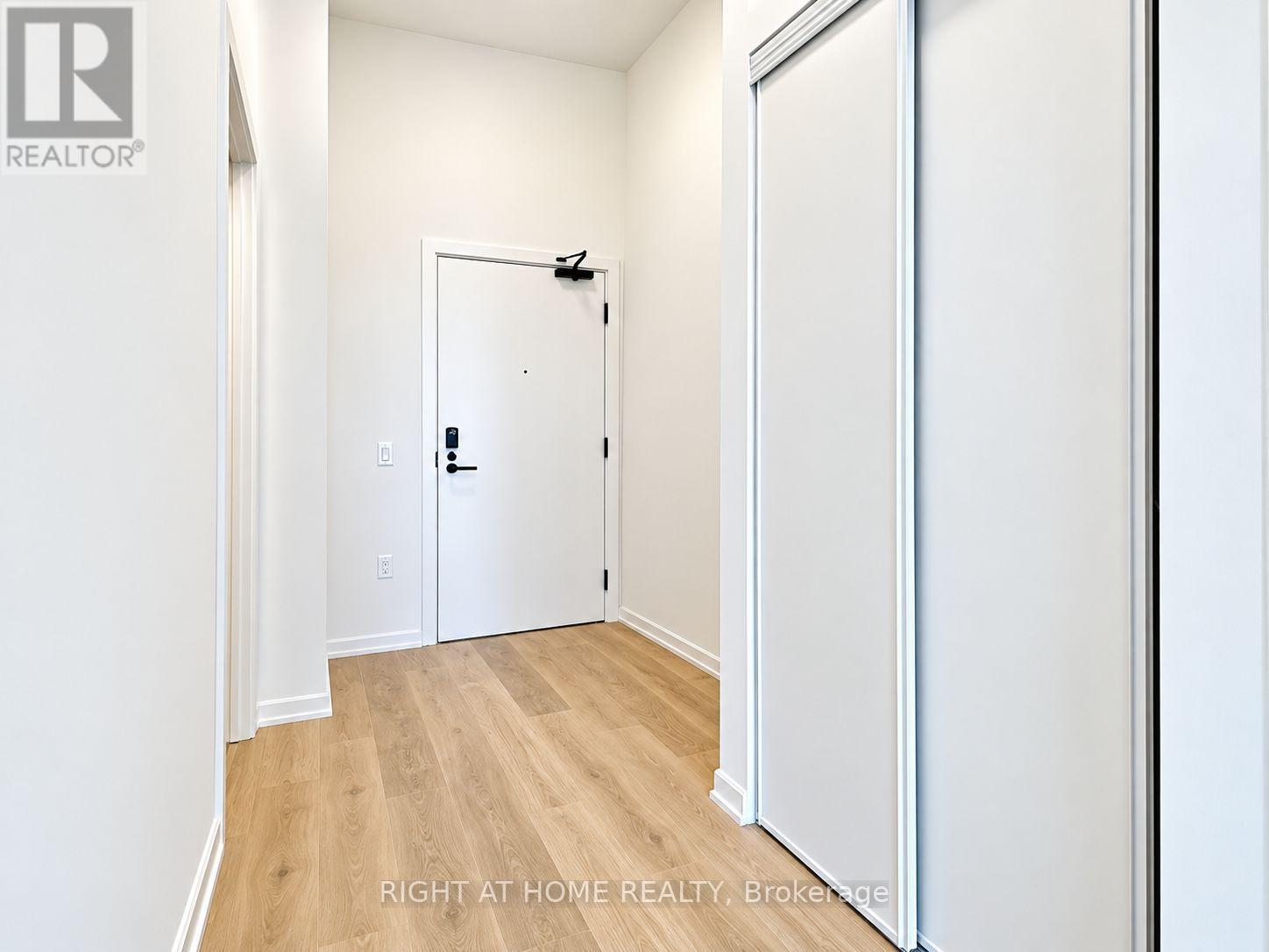 1285 Dupont Street — photo 7