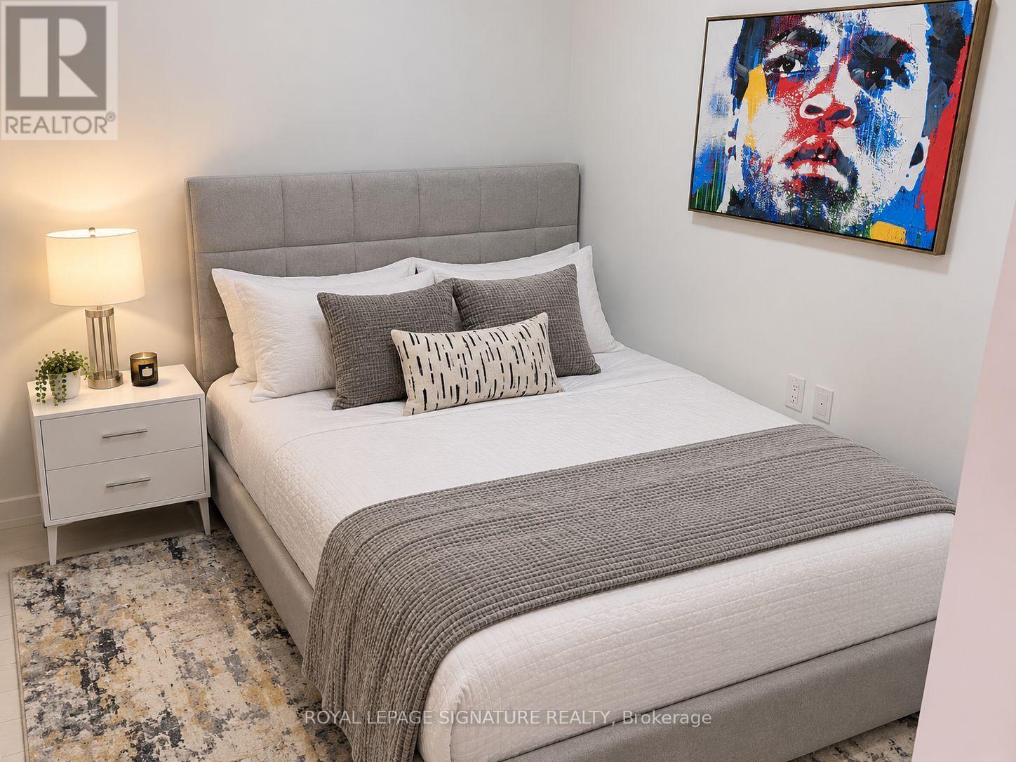 4010 Eglinton Avenue West — photo 12