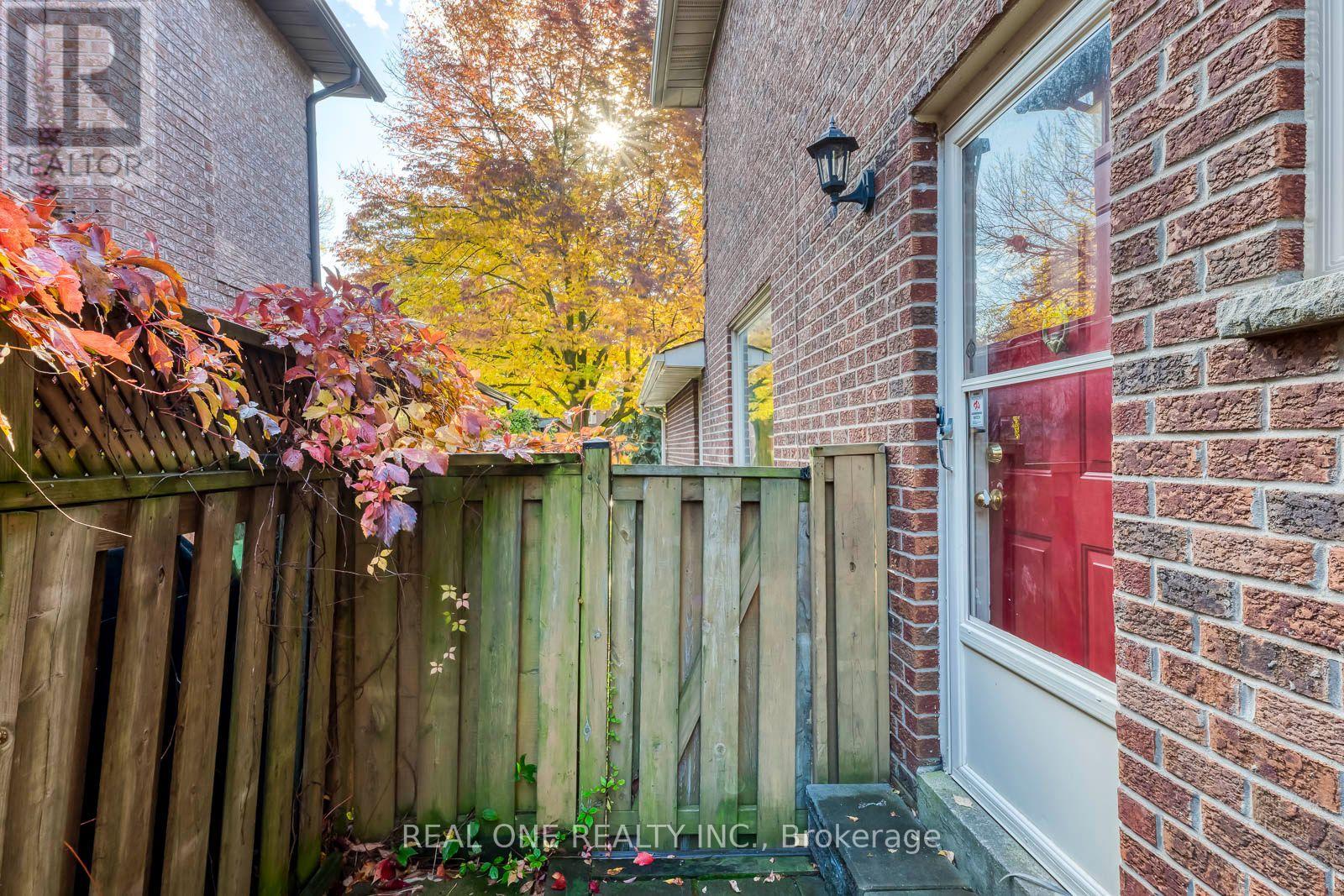 403 Parkridge Crescent — photo 44
