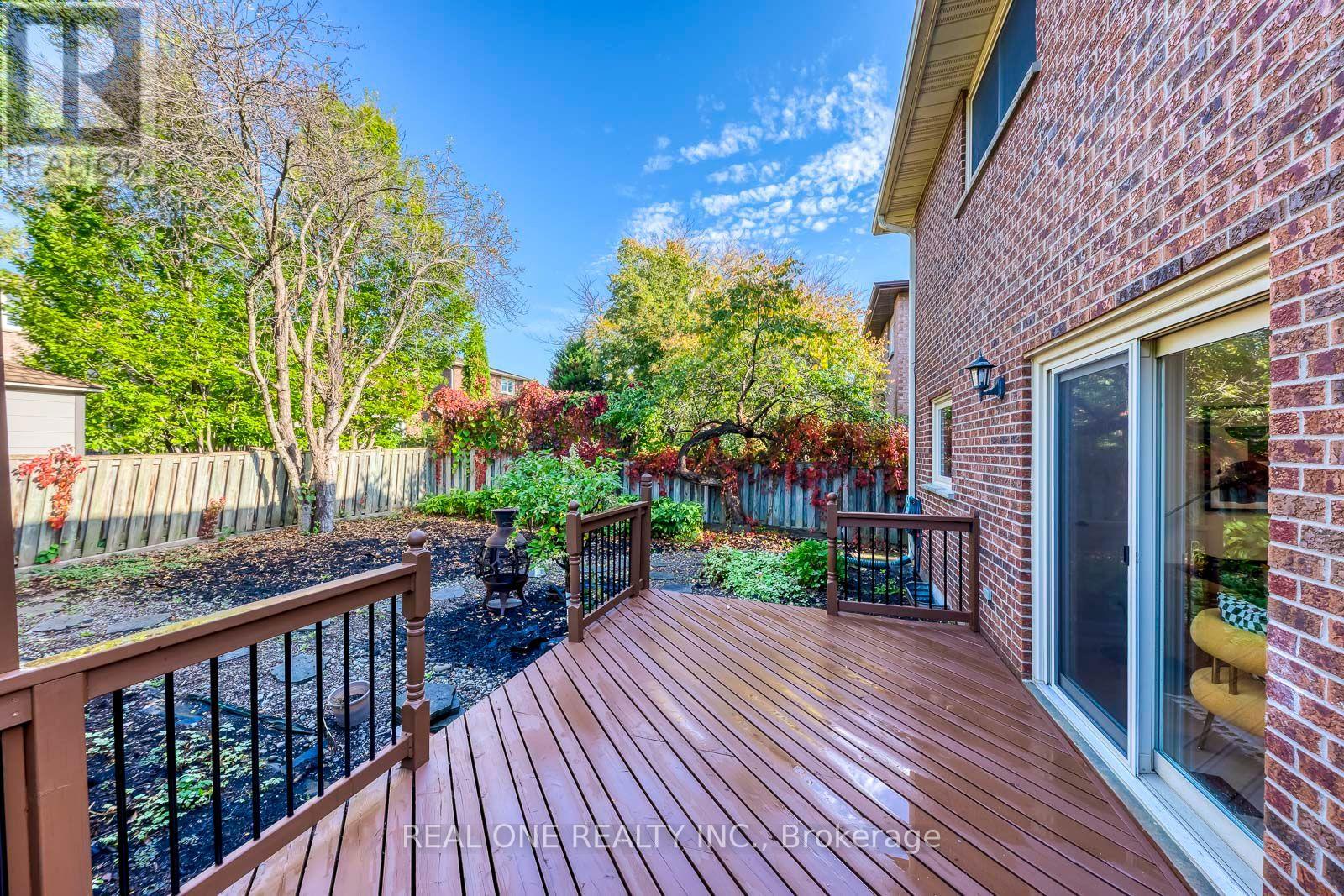 403 Parkridge Crescent — photo 47
