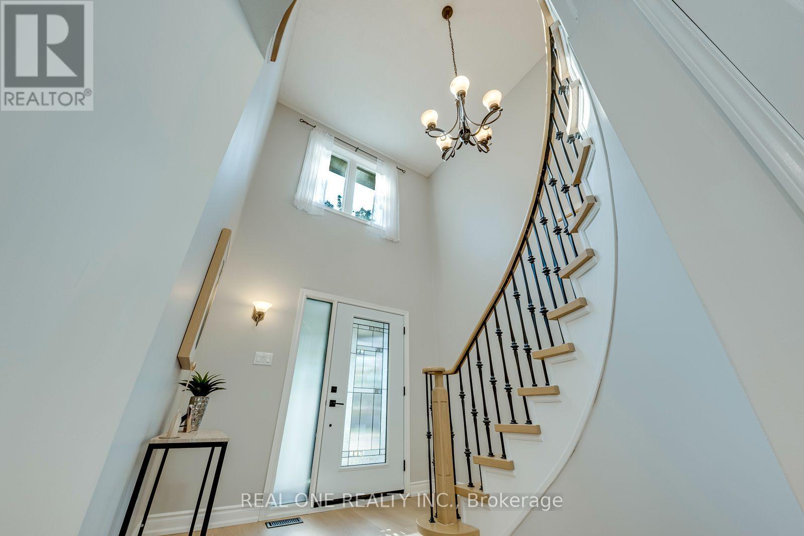 403 Parkridge Crescent — photo 8