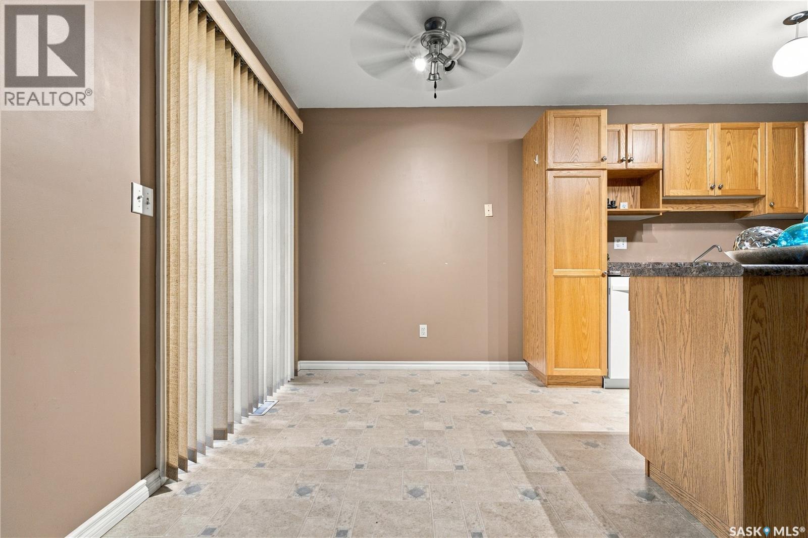 #74 127 Banyan CRESCENT - 8