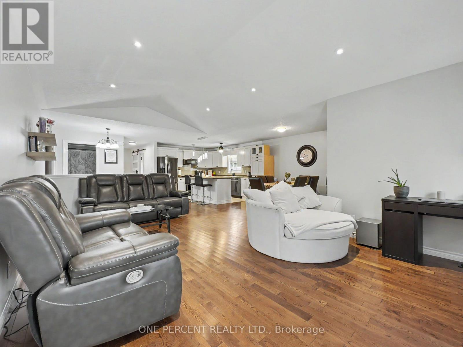 36 NAUTICAL LANE - 14