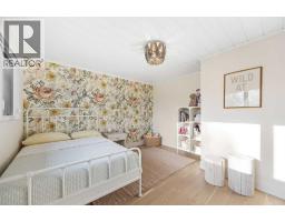 916 Lake Placid Drive Se, Calgary, AB T2J4C2 Photo 35
