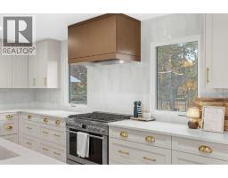 4pc Bathroom - 916 Lake Placid Drive Se, Calgary, AB T2J4C2 Photo 8