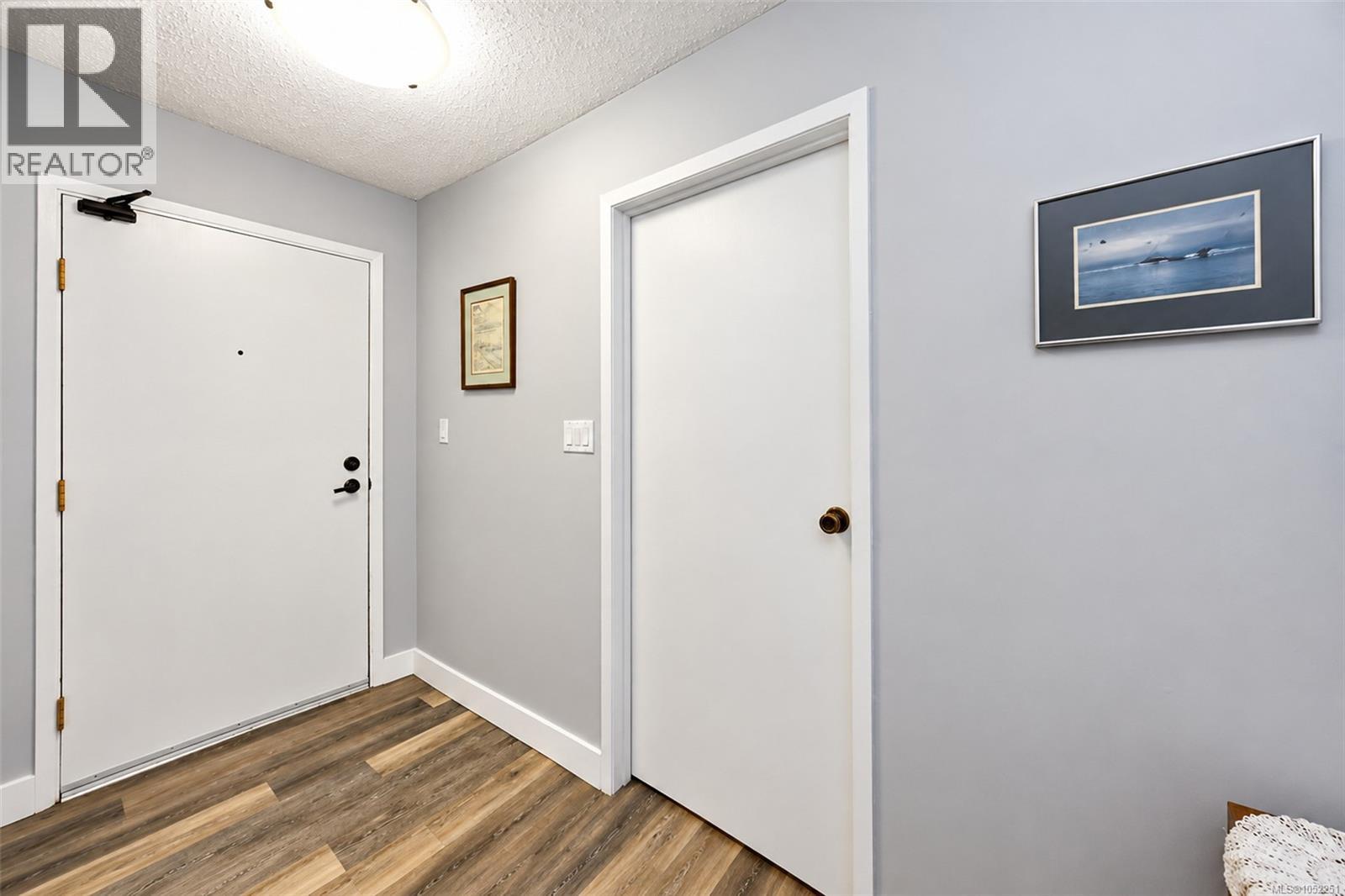 #309 18 King George St - 10