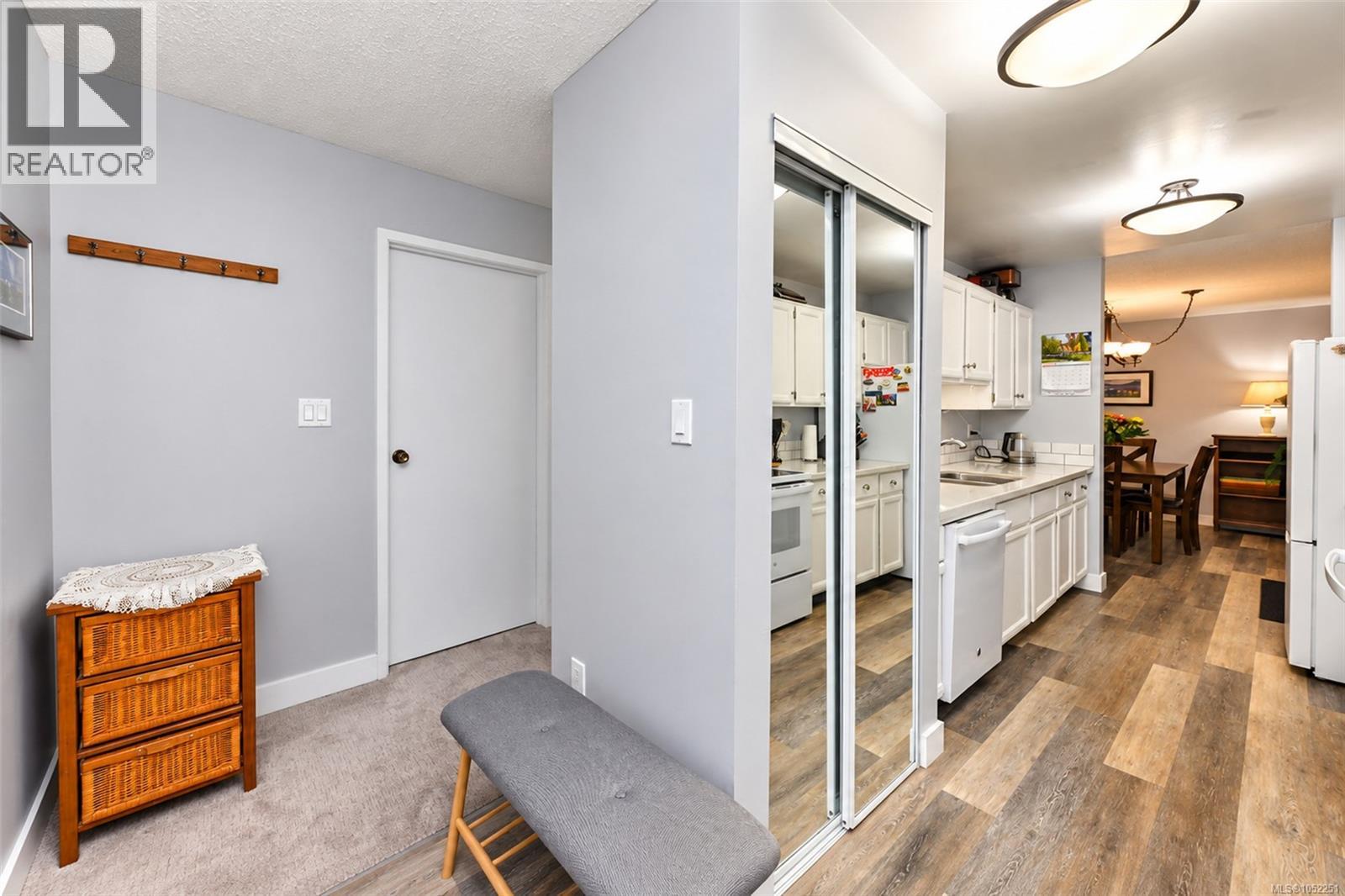 #309 18 King George St - 11
