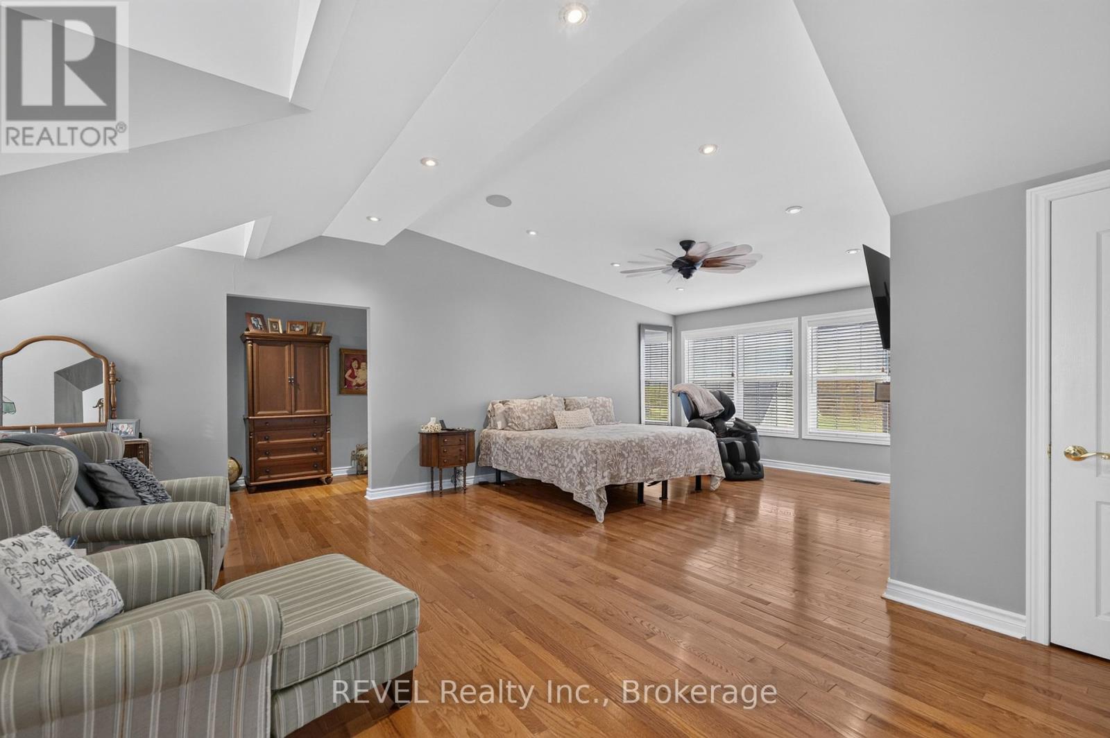 777 Mcnab Road — photo 32