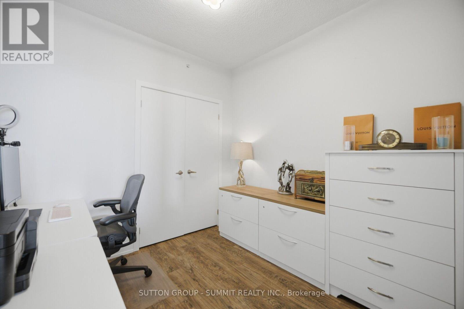 #1102 8 ANN STREET - 24