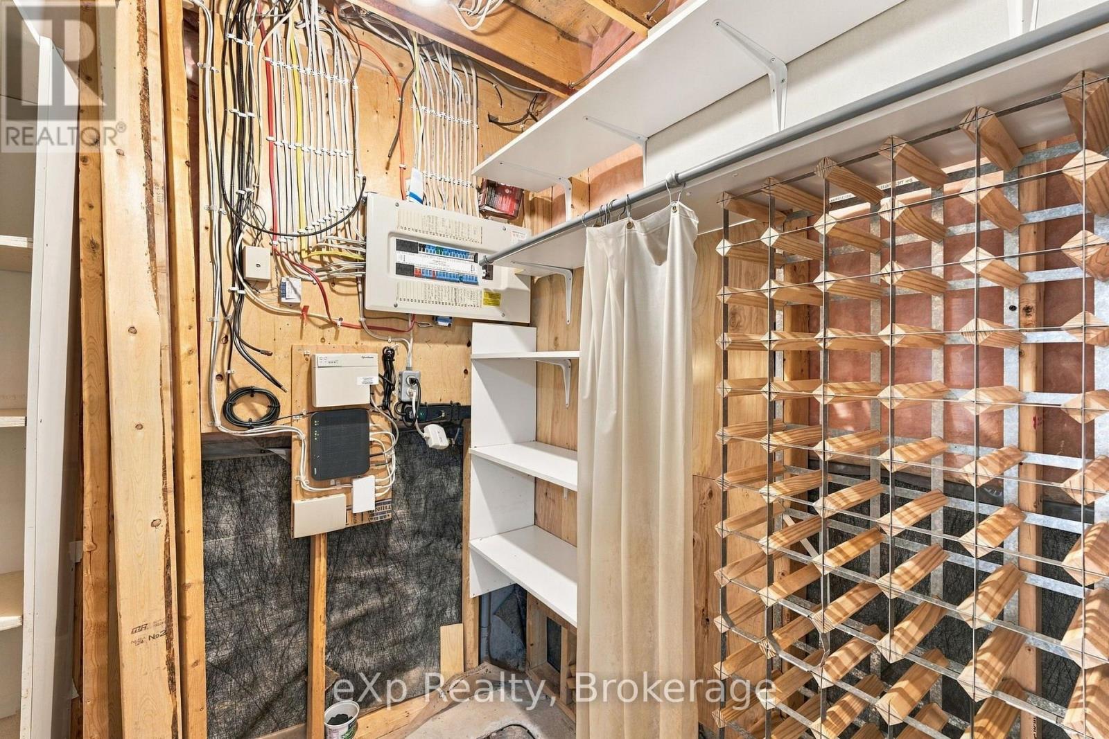 358 Dufferin Street — photo 36