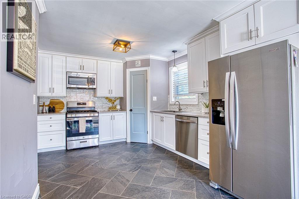 429 Elizabeth Street — photo 12
