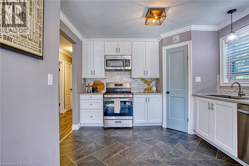 429 Elizabeth Street — photo 13