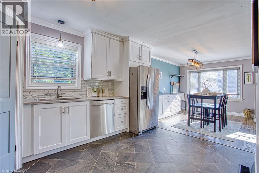 429 Elizabeth Street — photo 15