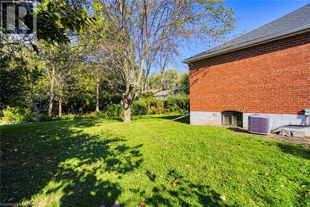 429 Elizabeth Street — photo 22