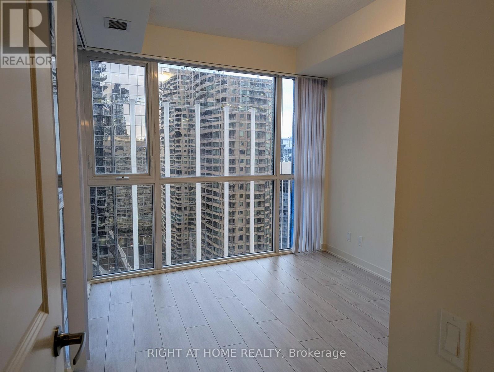 4955 Yonge Street — photo 10
