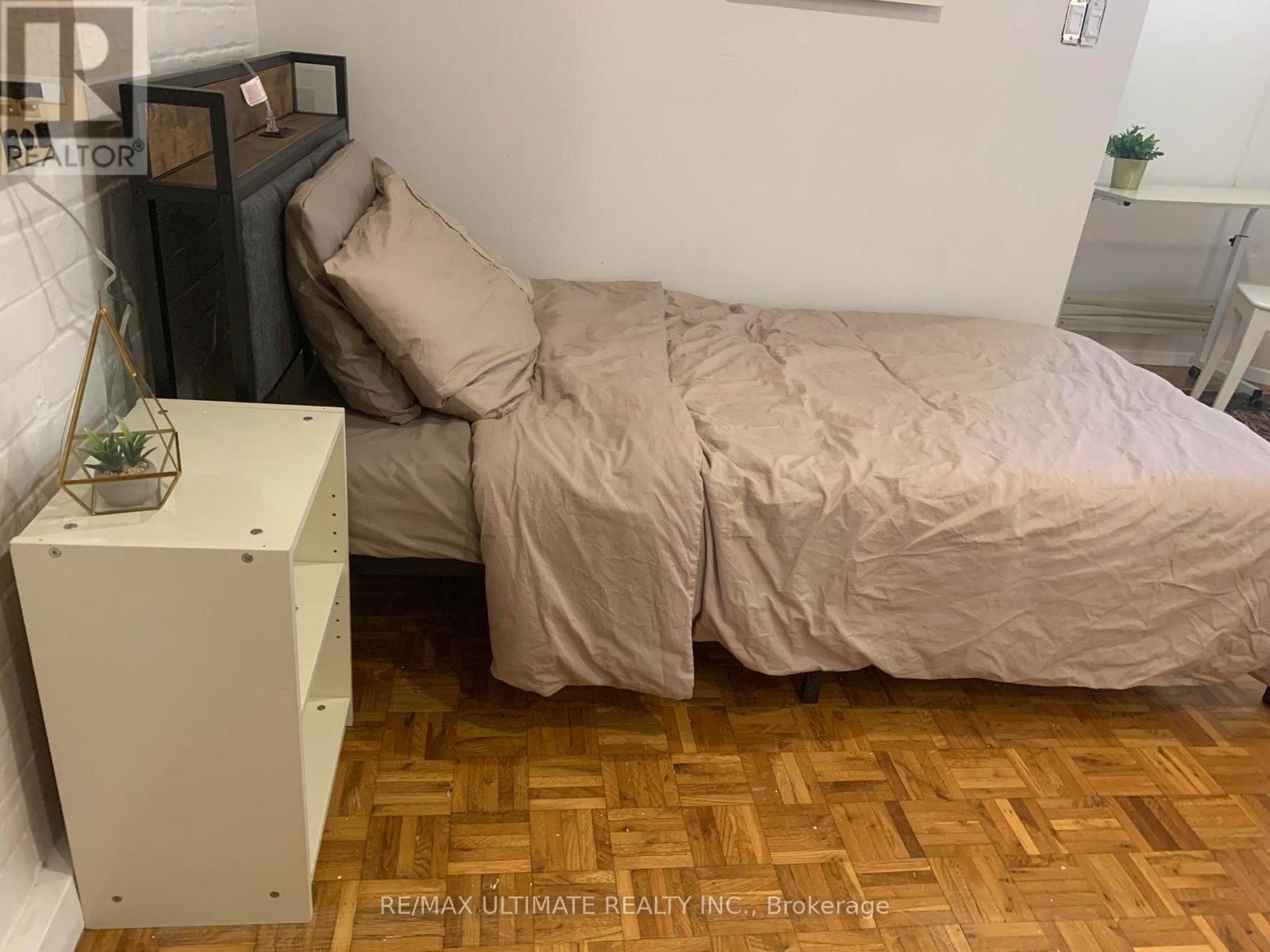 38 Rolyat Street — photo 10