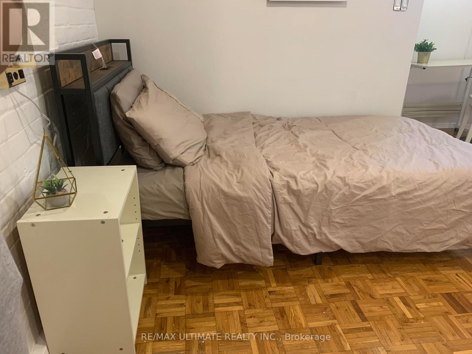 38 Rolyat Street — photo 12