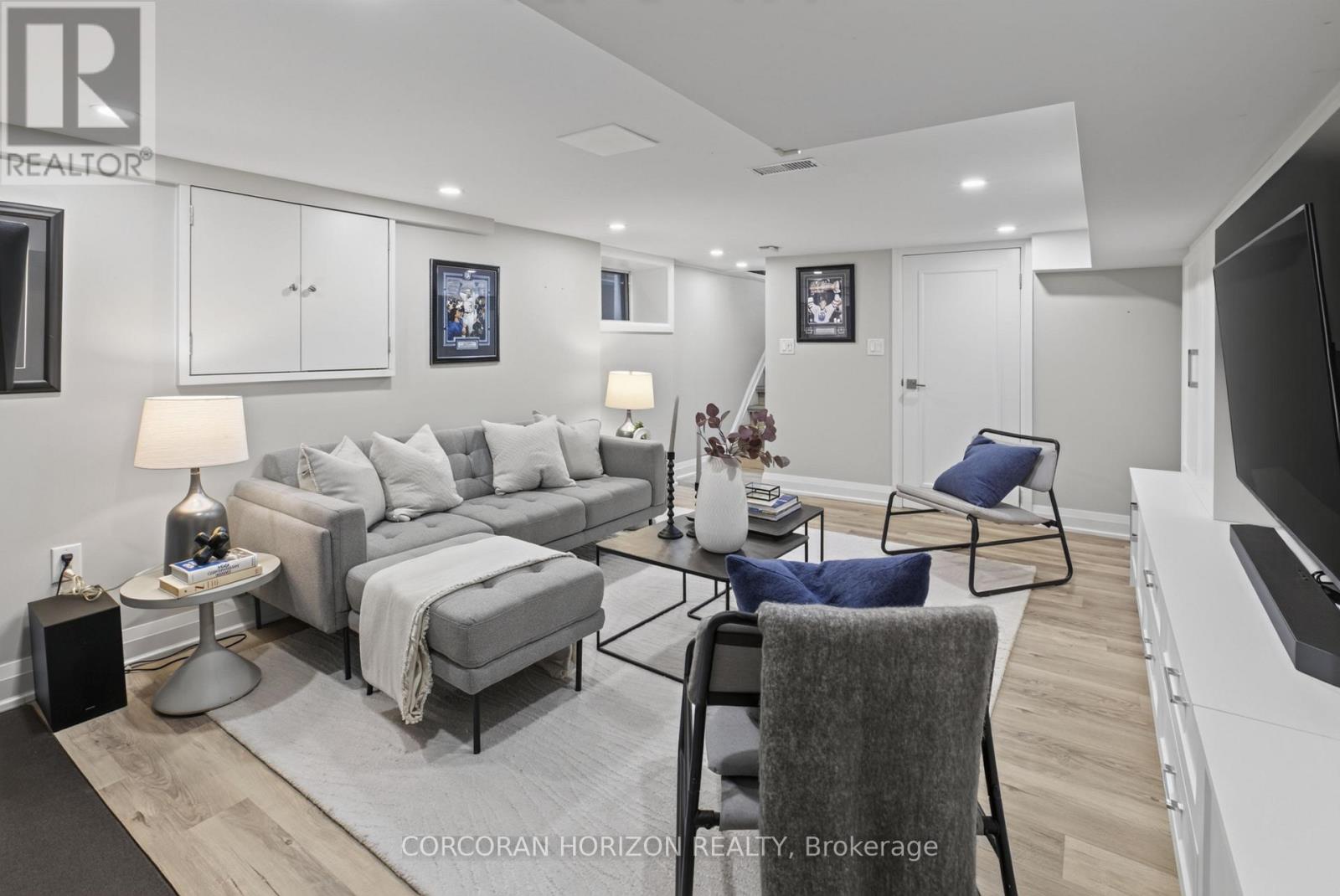 342 Hillsdale Avenue East — photo 18