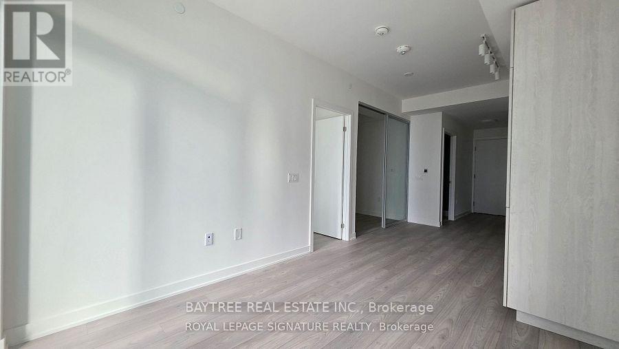 110 Broadway Avenue — photo 8