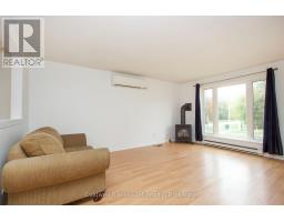 Bedroom 3 - 673 Attersley Drive, Oshawa, ON L1K1P9 Photo 7