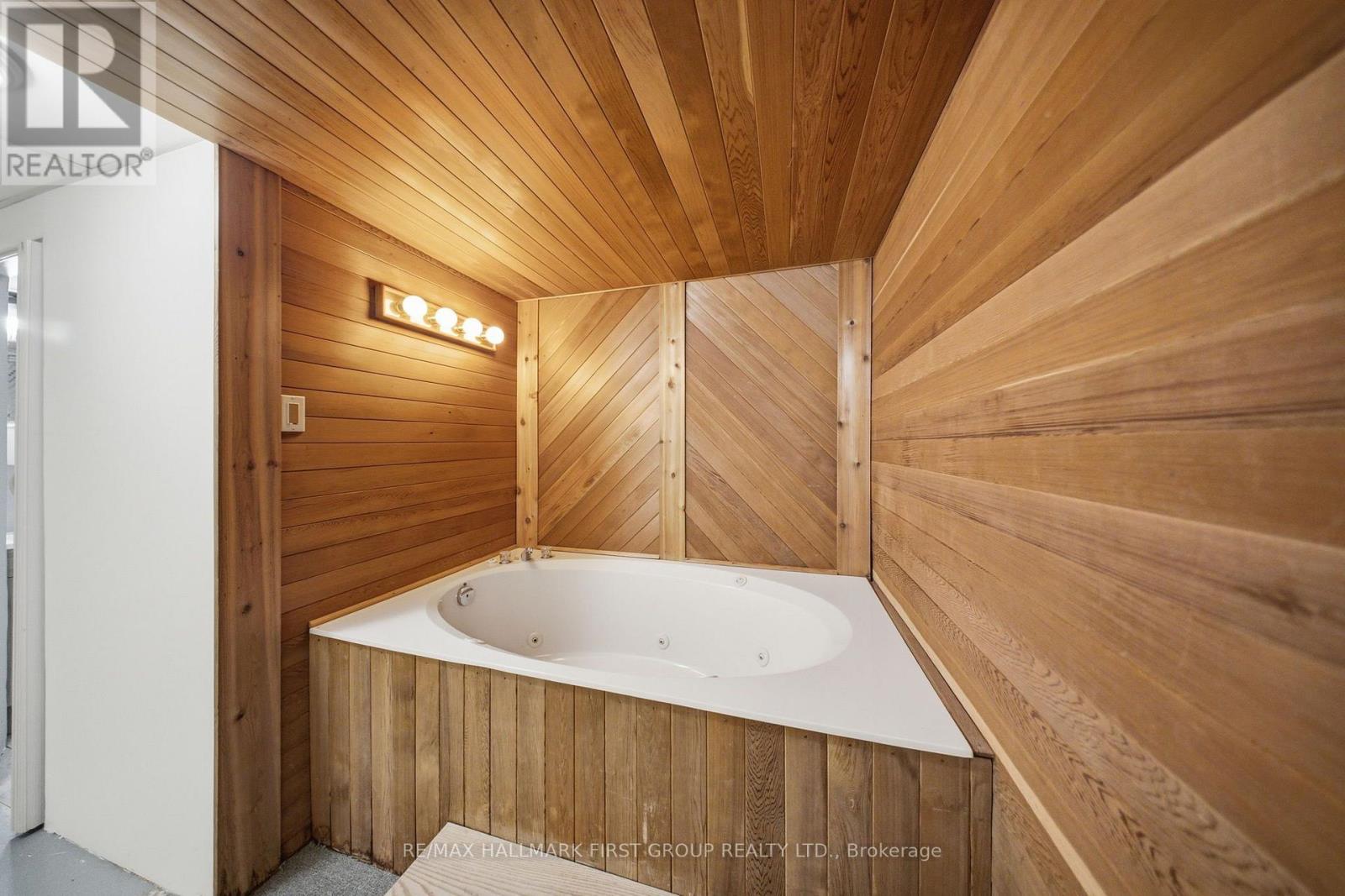 1057 EXETER STREET - 39
