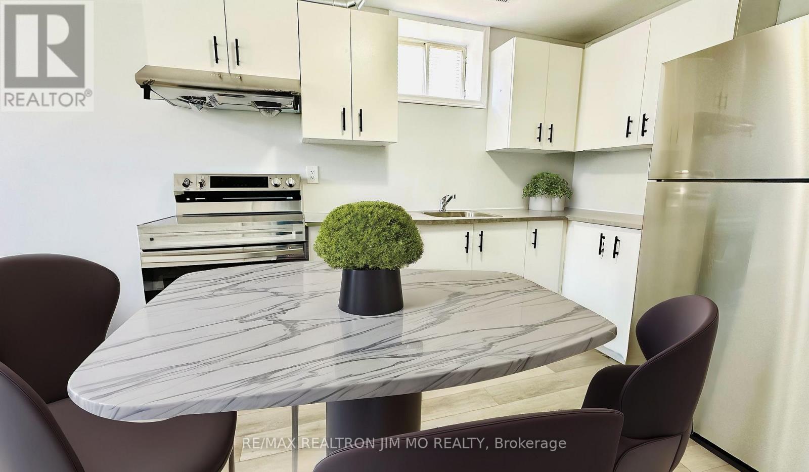 288 Parkwood Avenue — photo 3