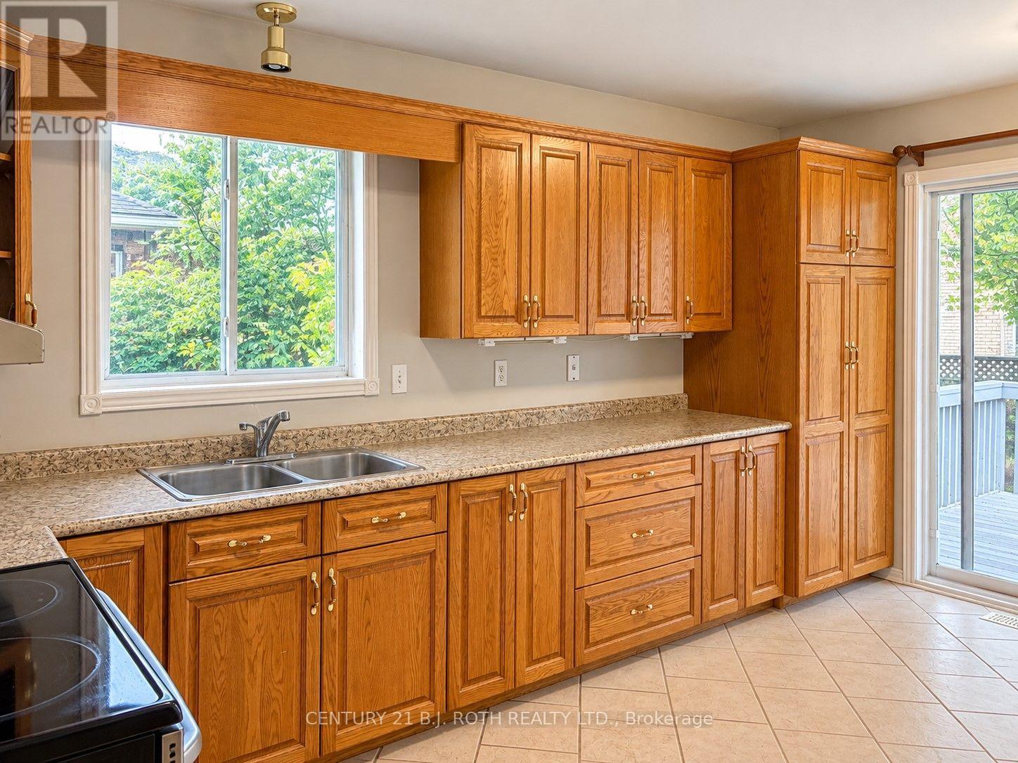 872 DOMINION AVENUE - 2