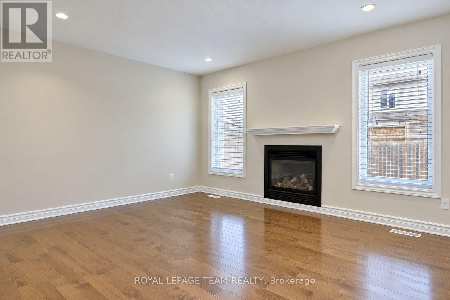 125 Dunforest Terrace — photo 8
