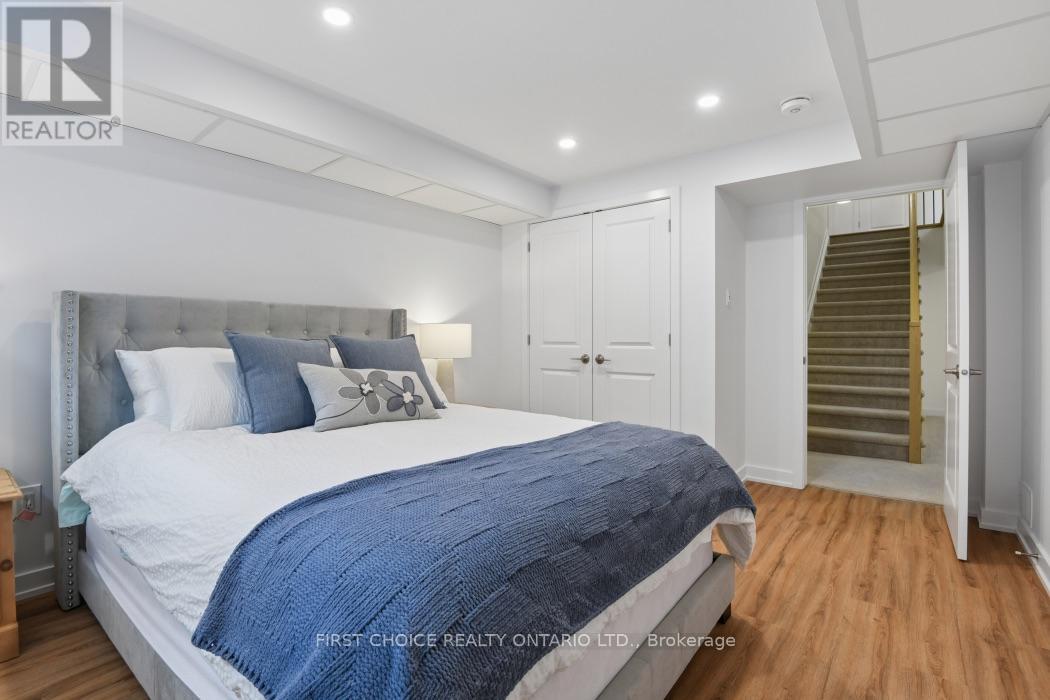 244 Hampshire Place — photo 31