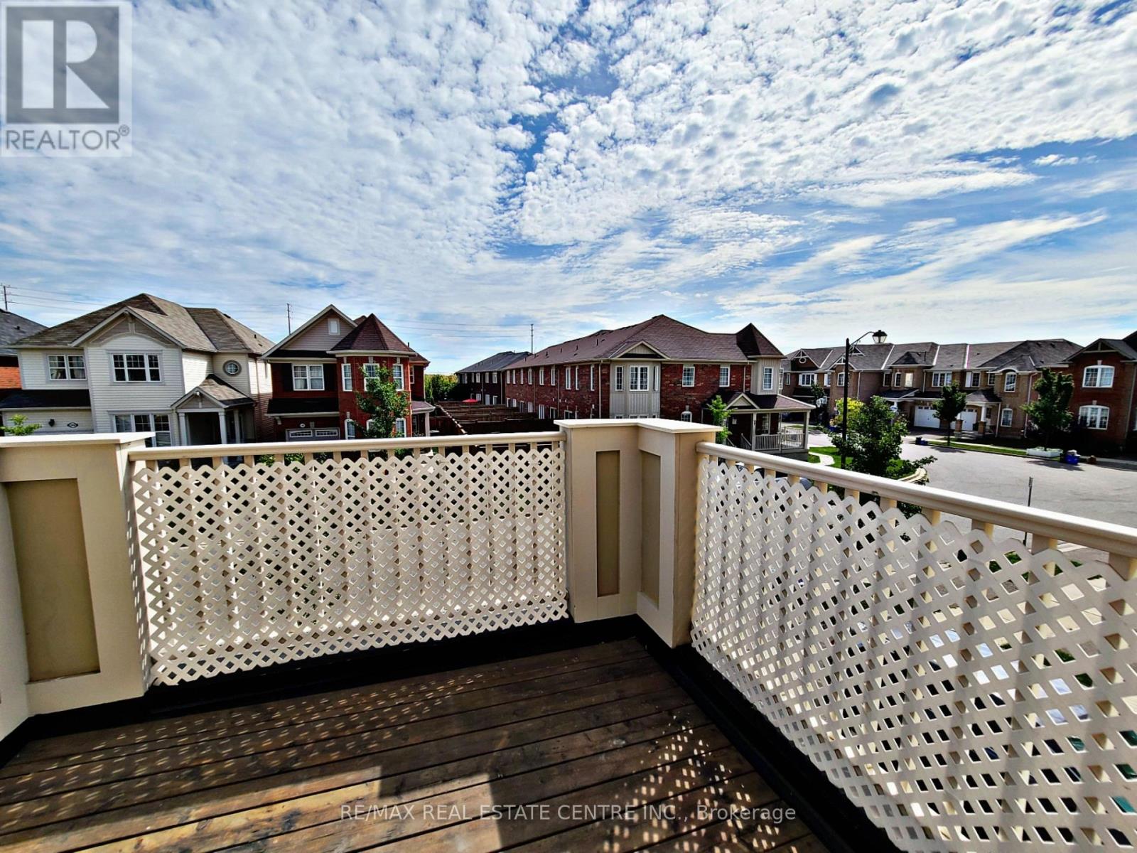 247 Slingsby Landing — photo 11