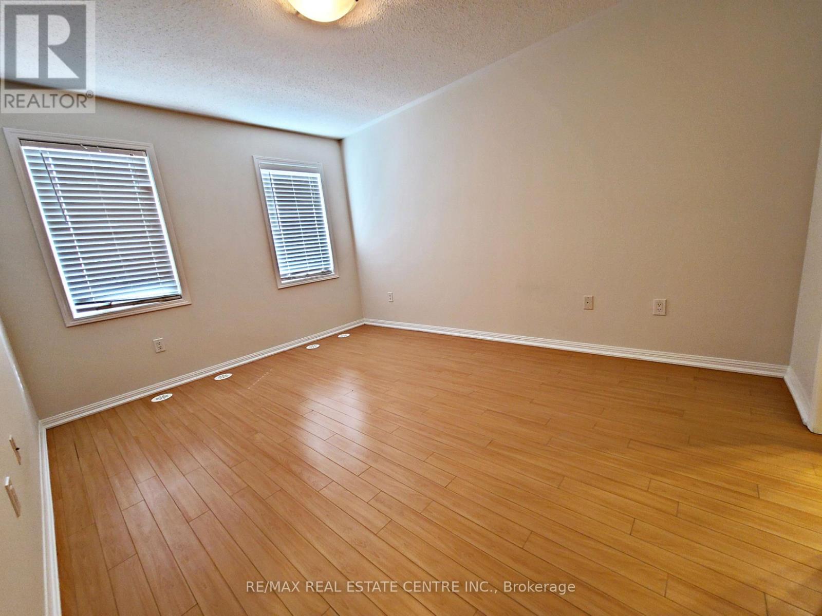 247 Slingsby Landing — photo 14
