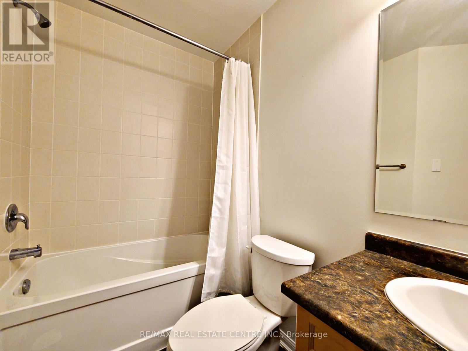 247 Slingsby Landing — photo 15