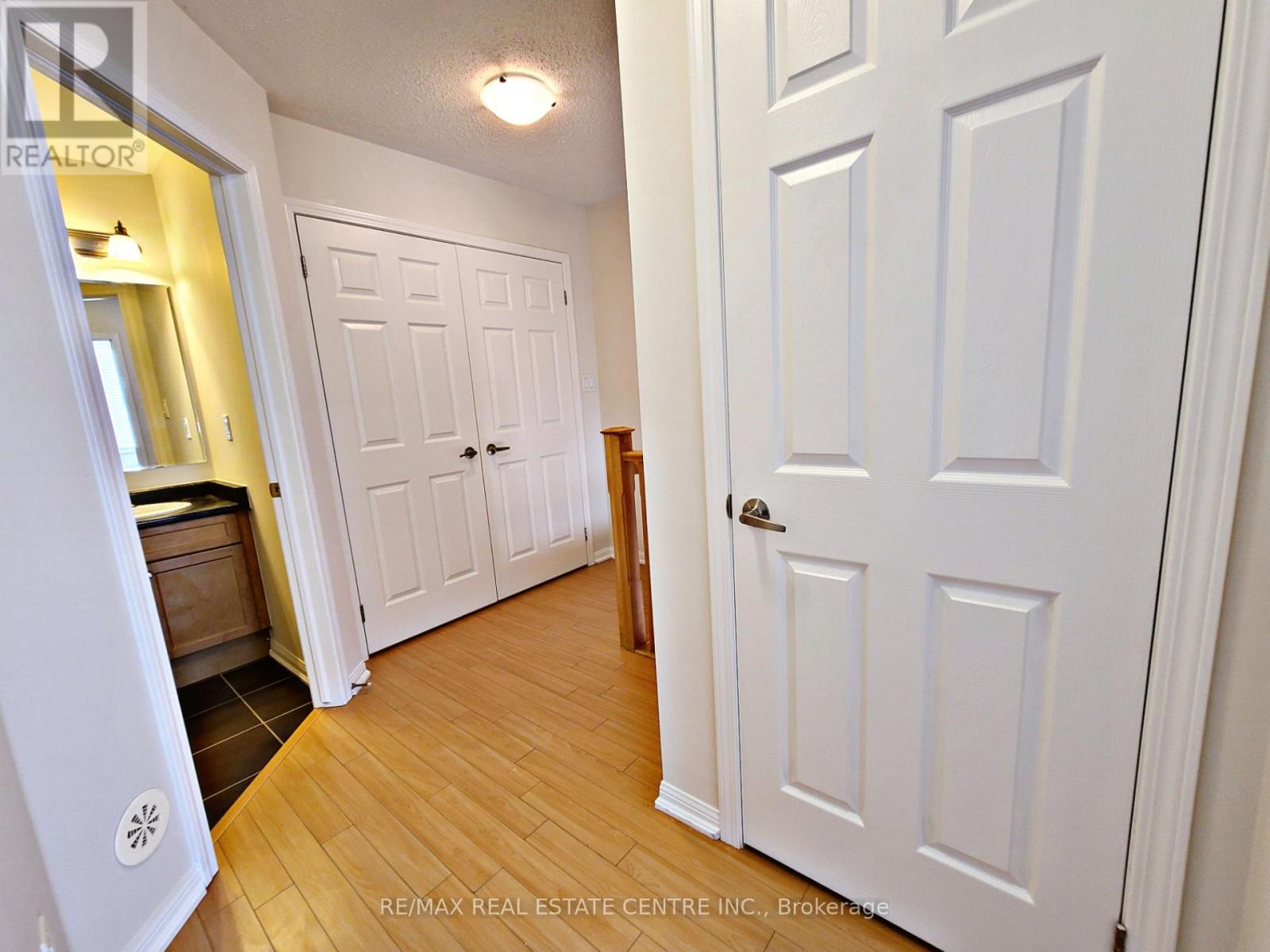247 Slingsby Landing — photo 18