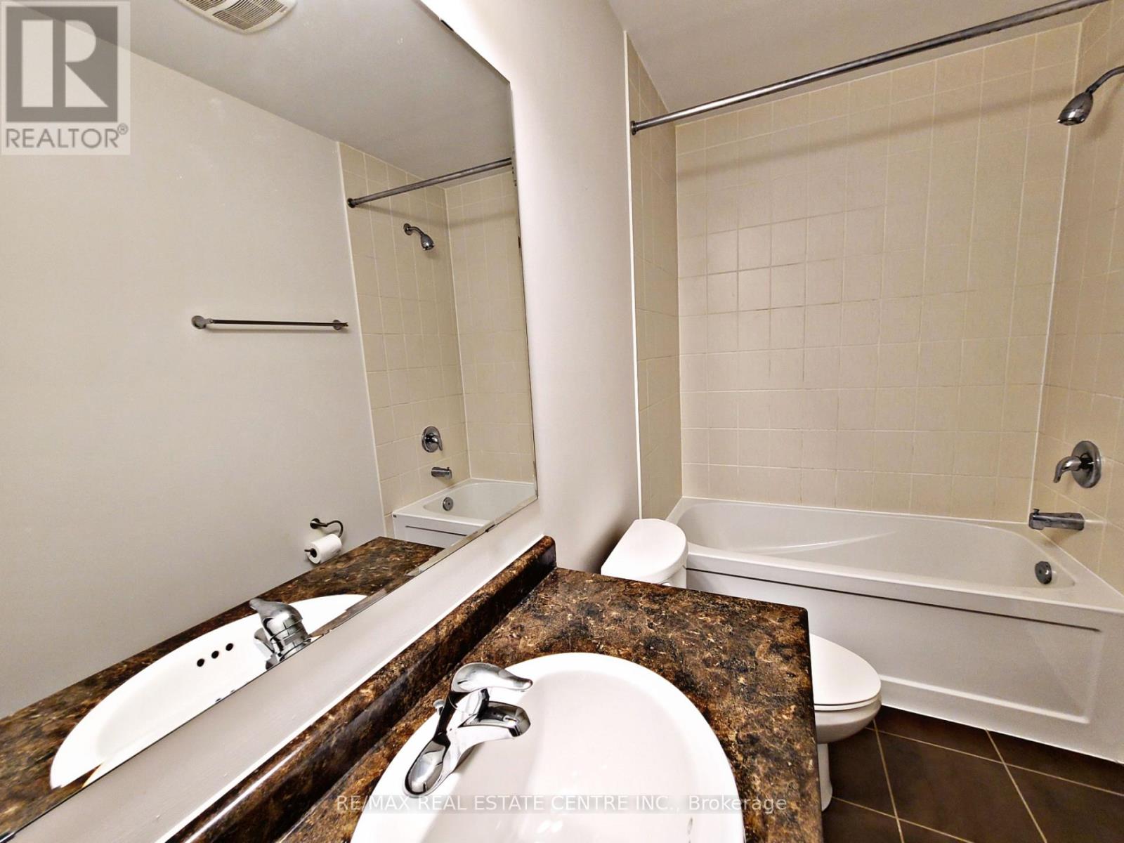 247 Slingsby Landing — photo 19
