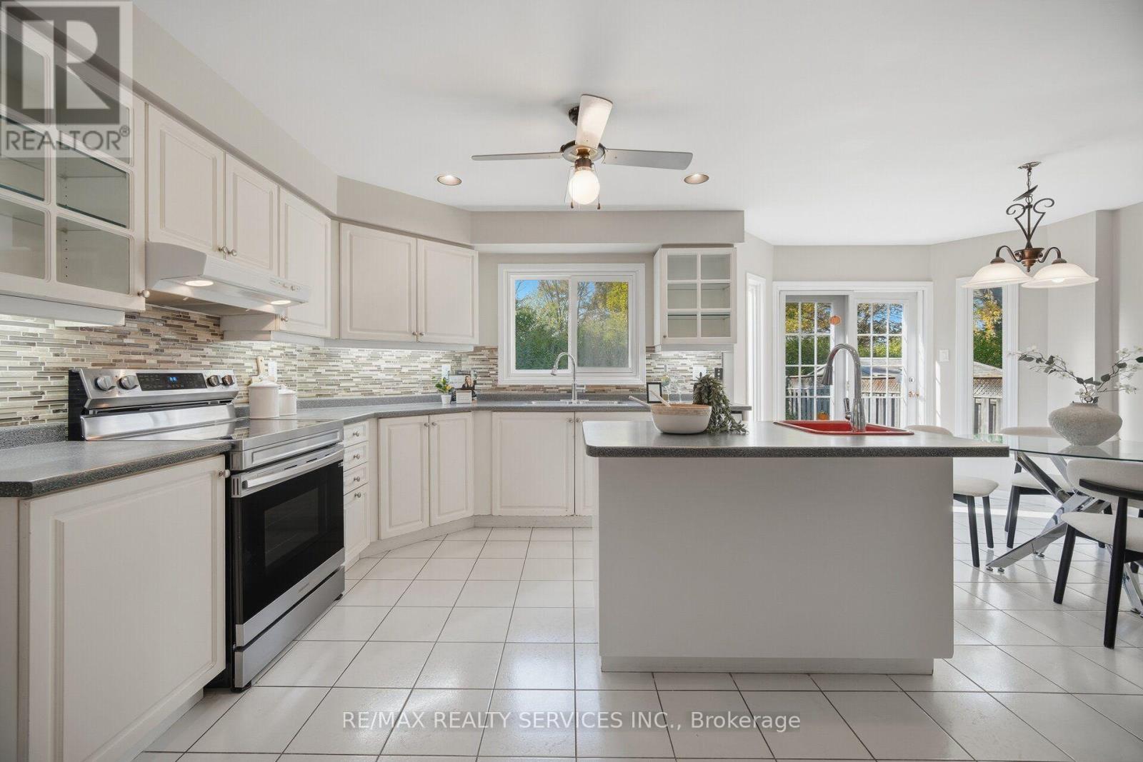 8 Gardenia Way — photo 17