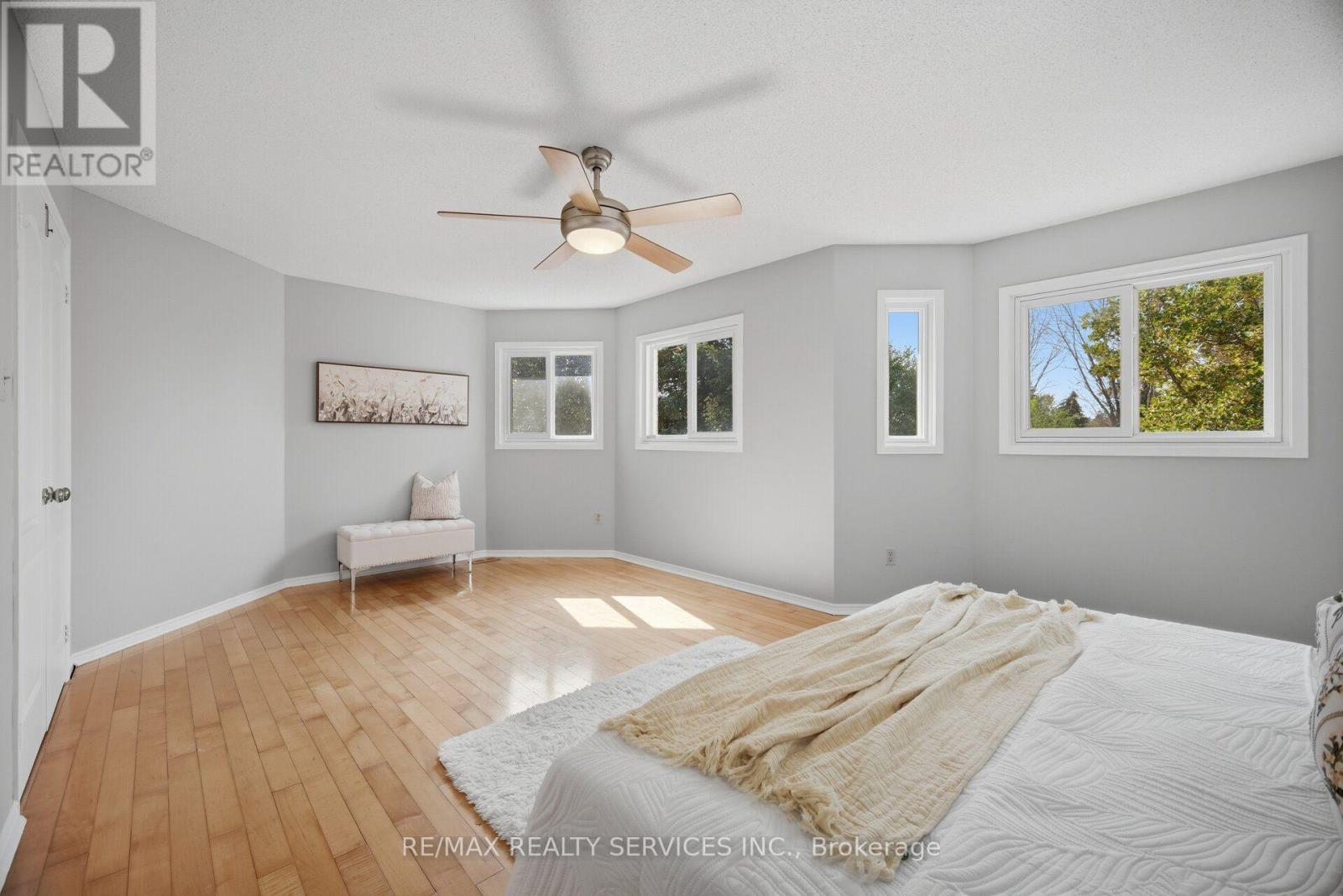 8 GARDENIA WAY - 34