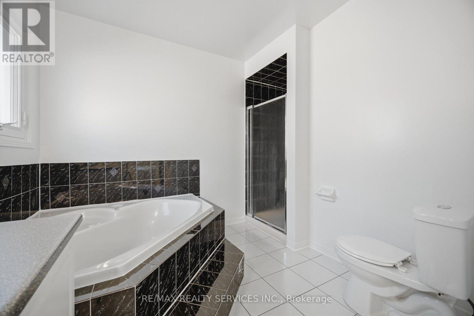 8 Gardenia Way — photo 37