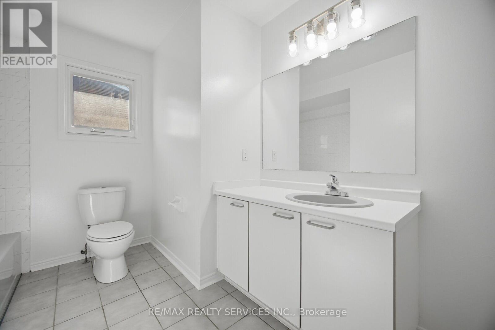 8 Gardenia Way — photo 43