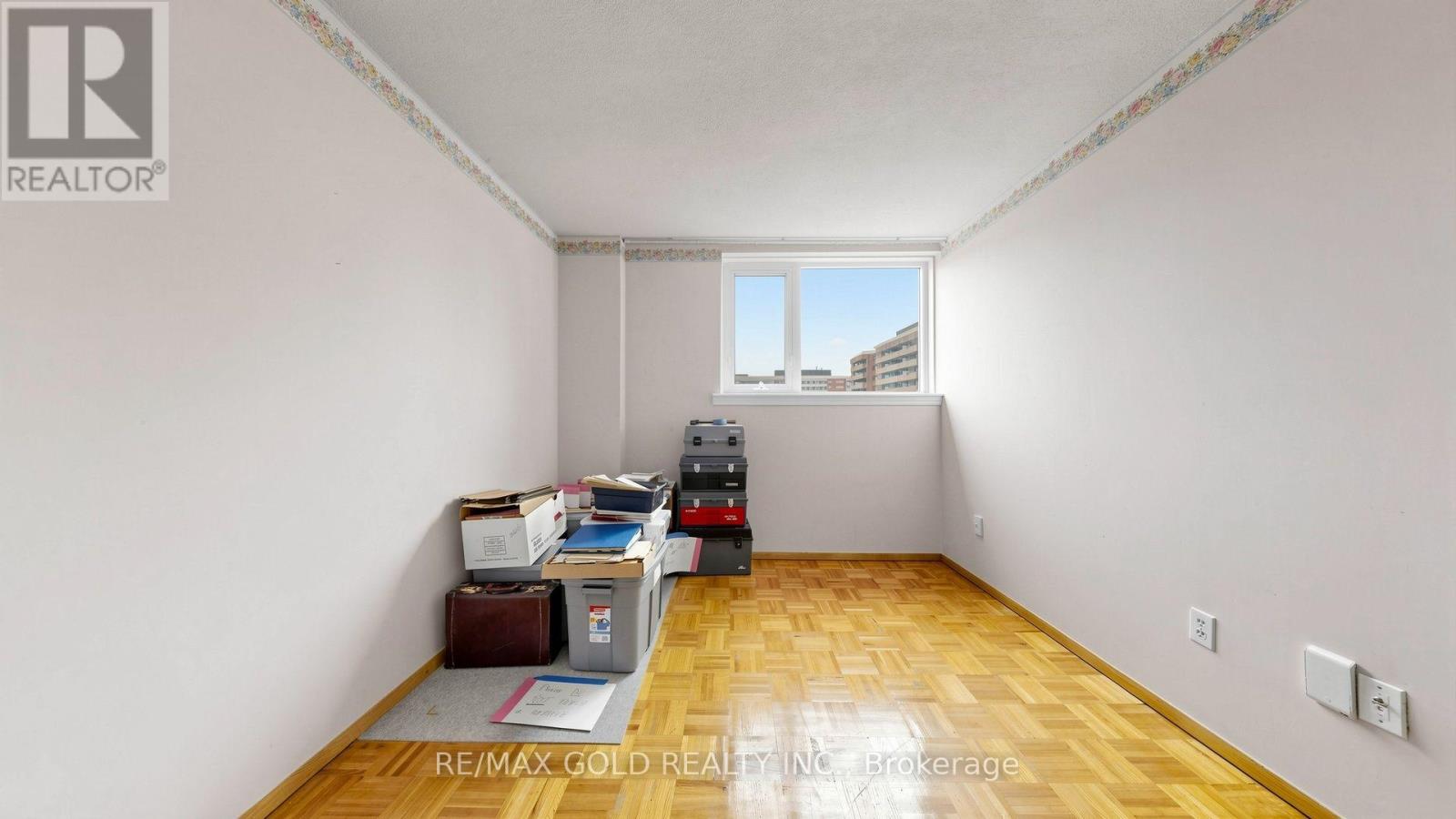#1504 270 SCARLETT ROAD - 36