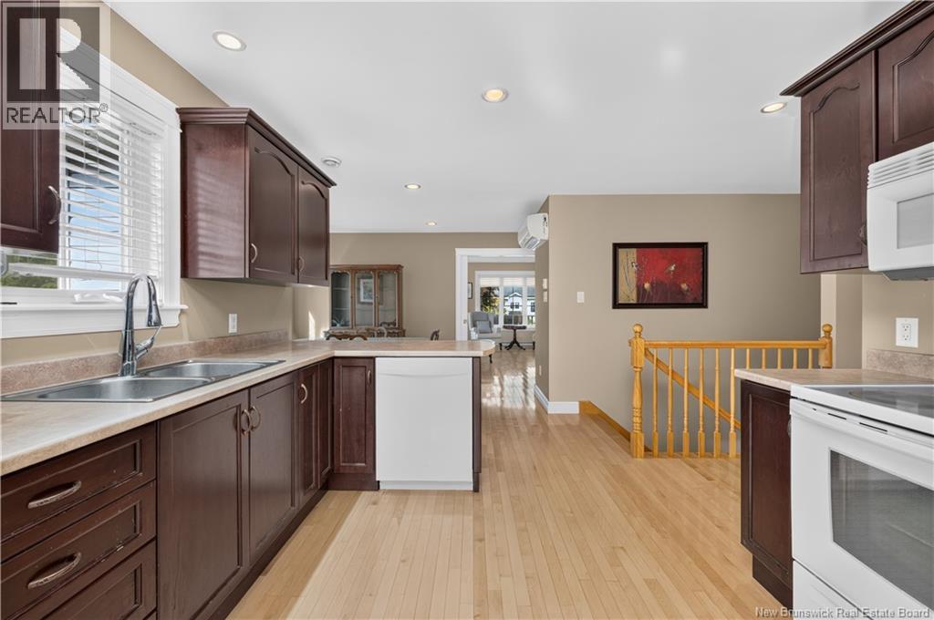 3 Eastgate Court - 11