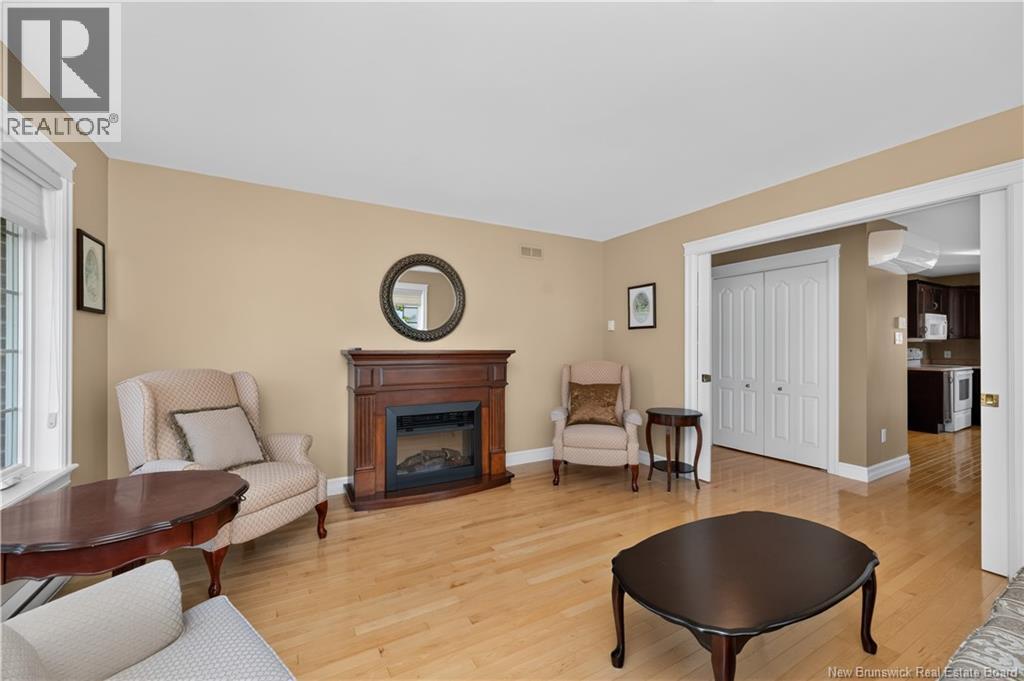 3 Eastgate Court - 18