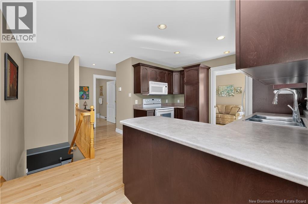 3 Eastgate Court - 31