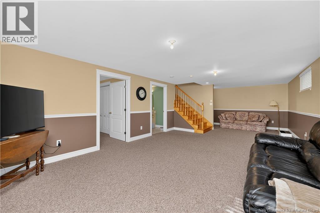 3 Eastgate Court - 35
