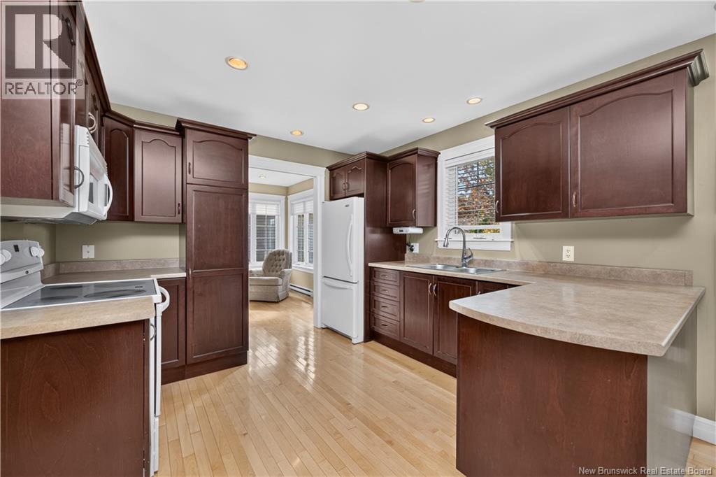 3 Eastgate Court - 8