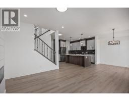 140 Lakewood Crescent - photo 14