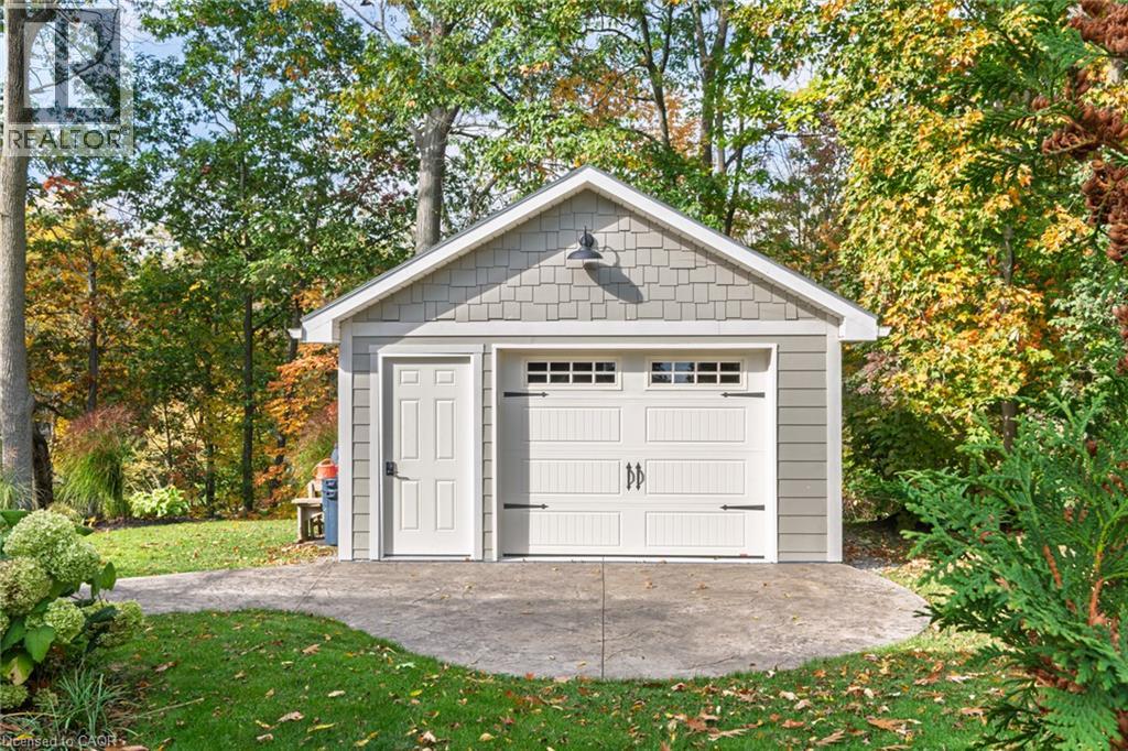 39 KING Street S - 40