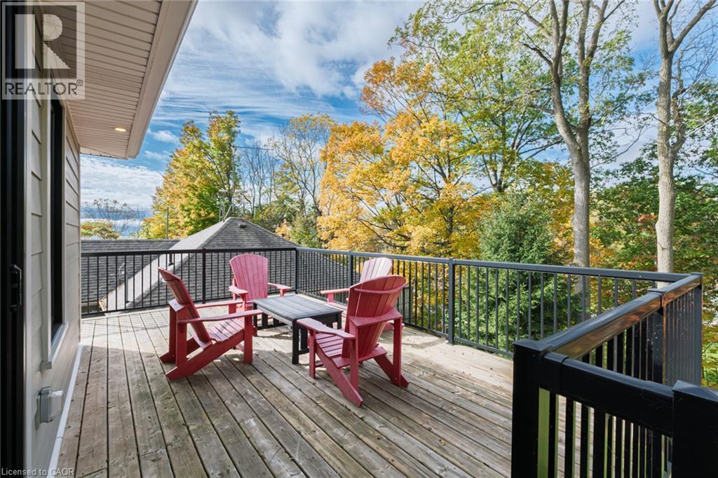 39 KING Street S - 35